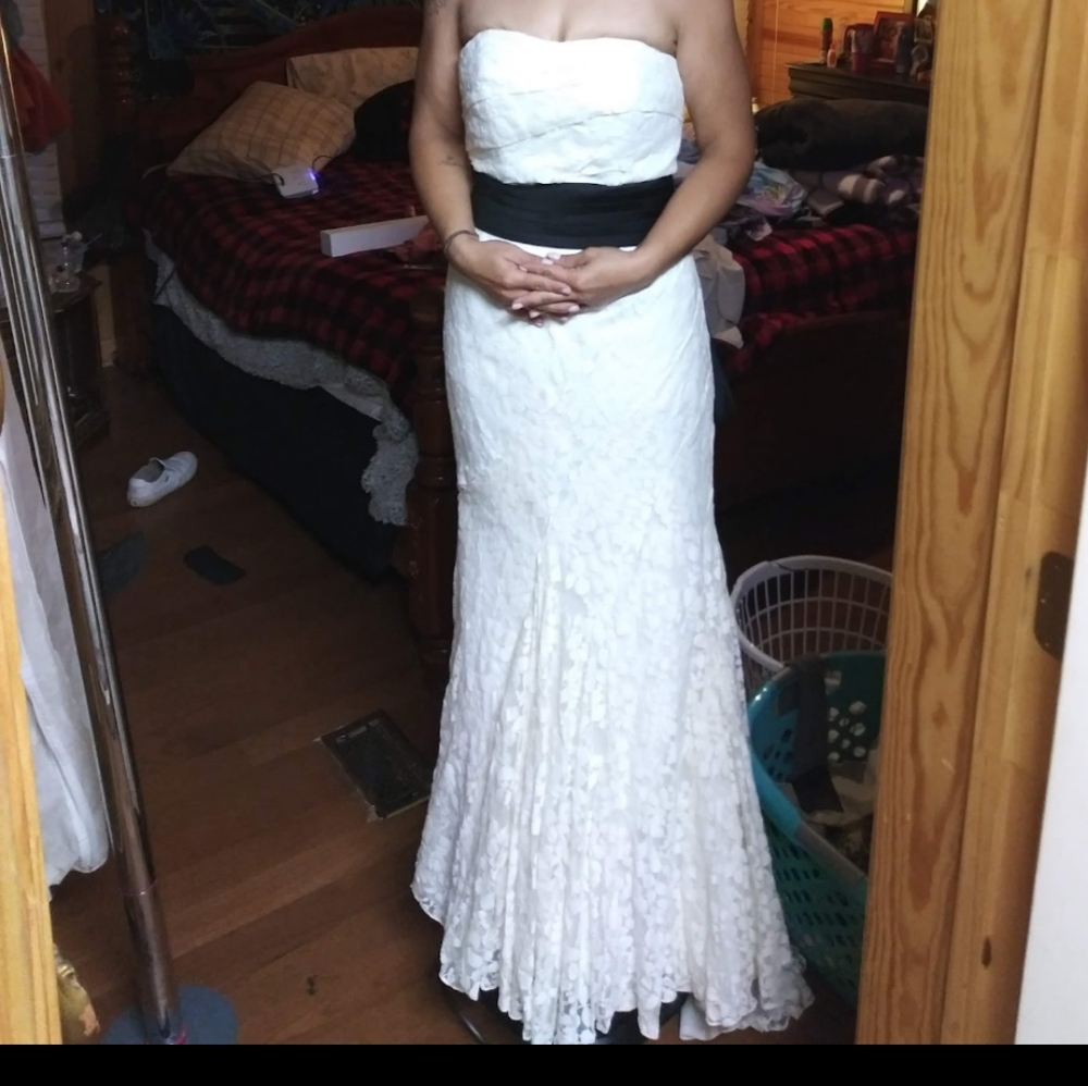 Size 6 wedding dress.